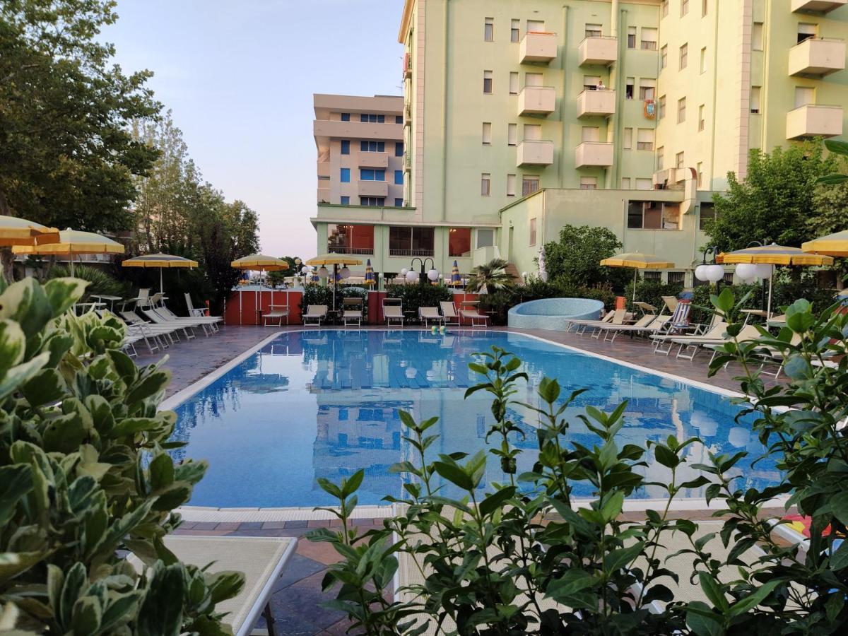 Hotel Prestigio Cesenatico Exteriér fotografie